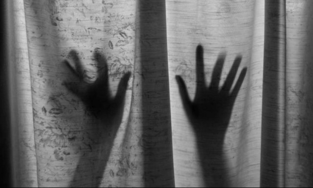 Κτηνωδία: Βίασαν ομαδικά 23χρονη και τη σκότωσαν συνθλίβοντας το κεφάλι της