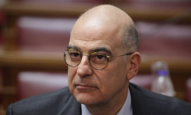 Βουλή: Τι είπε στους δημοσιογράφους ο Δένδιας για την εναντίον του επίθεση από τον Κασιδιάρη