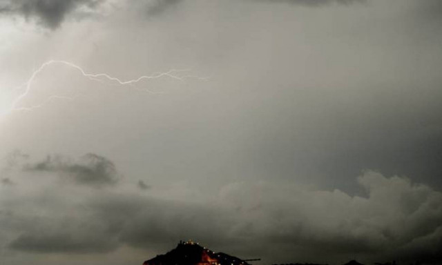 Χαλάει ο καιρός την Τρίτη με βροχές, καταιγίδες και πτώση της θερμοκρασίας (pics)