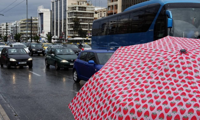 Καιρός - Καλλιάνος: Μετά το μίνι καύσωνα, βροχές και καταιγίδες θα σαρώσουν τη χώρα
