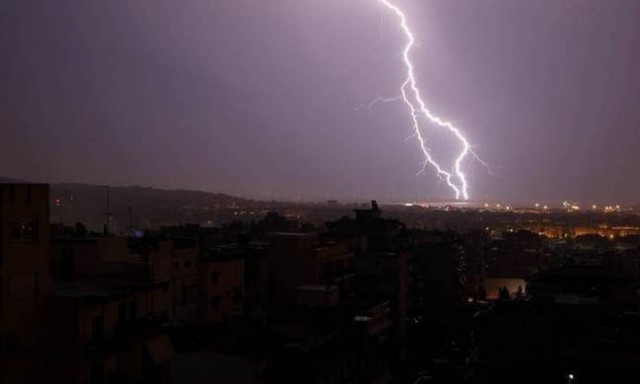 Καιρός σήμερα: Με καταιγίδες, πτώση της θερμοκρασίας και μποφόρ η Τετάρτη (pics)