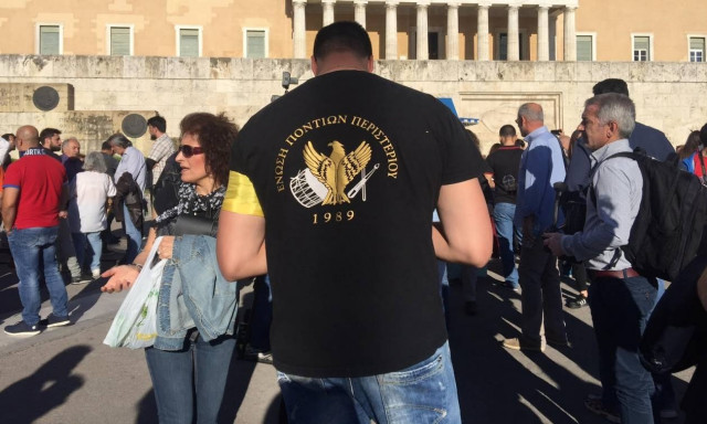 Γενοκτονία Ποντίων: Ρίγη συγκίνησης από την αλλαγή φρουράς στον Άγνωστο Στρατιώτη (pics&vid)