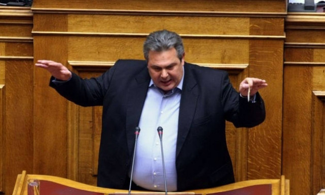 Στα… 4 ο Καμμένος αγκαλιά με την Rothschild