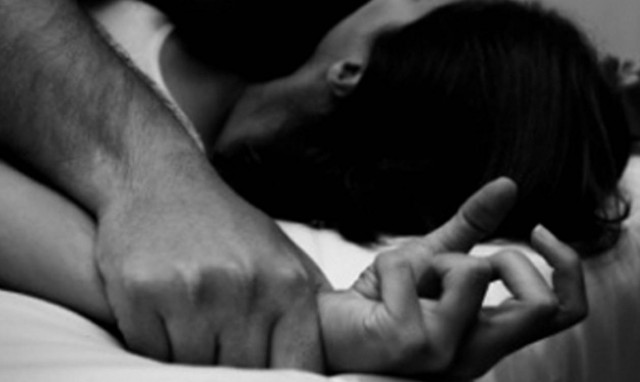 Καταγγελία σοκ από 20χρονη: Με βίασε στη λαϊκή