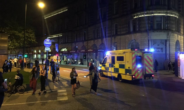 Τρόμος στο Μάντσεστερ - Φονική έκρηξη με δεκάδες νεκρούς και τραυματίες (videos)