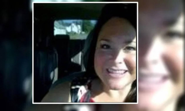 Καθηγήτρια γαλλικών έστελνε γυμνές φωτογραφίες σε μαθητές και έκανε σεξ με τουλάχιστον τρεις (Pics)