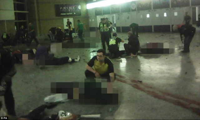 Έκρηξη Manchester: Σοκάρουν οι πρώτες φωτογραφίες από το σημείο της έκρηξης