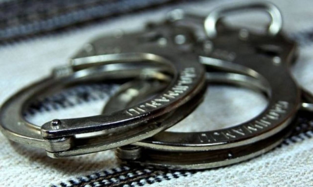 Κρήτη: Καταγγελία - σοκ ανήλικης: «Ο πατέρας μου με έδεσε με χειροπέδες σε καλοριφέρ»