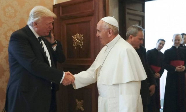 Στο Βατικανό ο Τραμπ: Η εγκάρδια χειραψία με τον Πάπα Φραγκίσκο (pics)