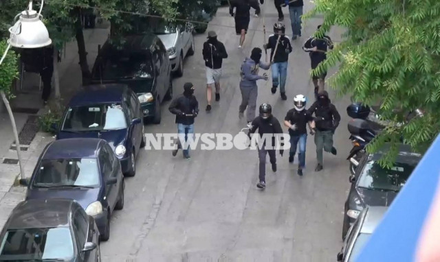 Φοιτητικές εκλογές 2017: Βίντεο - ντοκουμέντο από την επίθεση των κουκουλοφόρων στο Χημείο