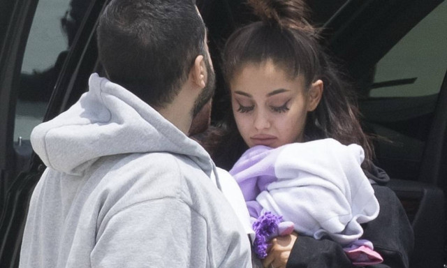 Έκρηξη Manchester: Επέστρεψε στις ΗΠΑ η Αριάνα Γκράντε (pics)