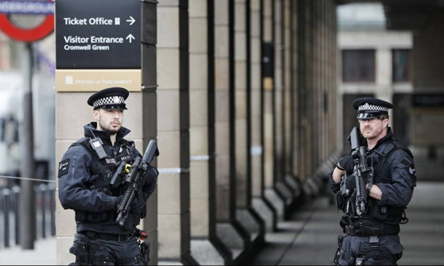 Συναγερμός στο Λονδίνο: Έκτακτη συνεδρίαση υπό την Τερέζα Μέι