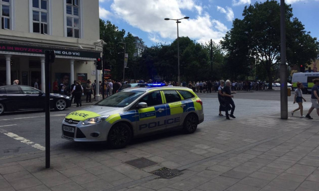 Συναγερμός στο Λονδίνο: Εκκενώθηκε το θέατρο Old Vic (pics+vids)