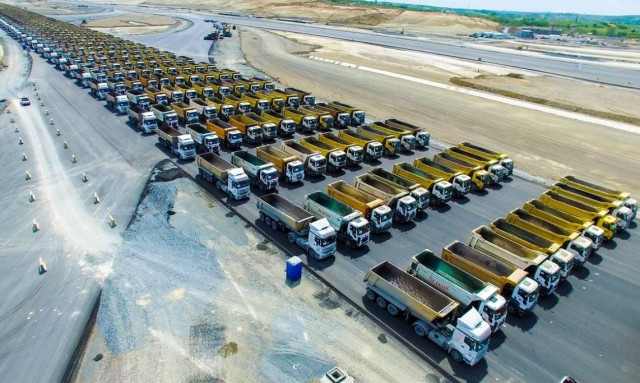 Έχουν ξεφύγει οι Τούρκοι: Παρέλαση 1453 φορτηγών στην επέτειο άλωσης της Πόλης! (pics+vid)