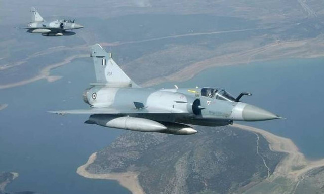Mirage 2000 fighter jet crashes near Skopelos - Pilot unharmed