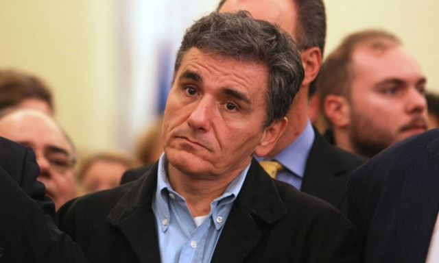 Ελάφρυνση χρέους: Ο Τσακαλώτος ψάχνει λύση με το… φανάρι