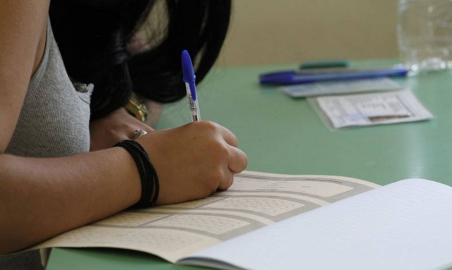 Πανελλήνιες 2017: Γραμμή ψυχολογικής υποστήριξης για τους υποψηφίους