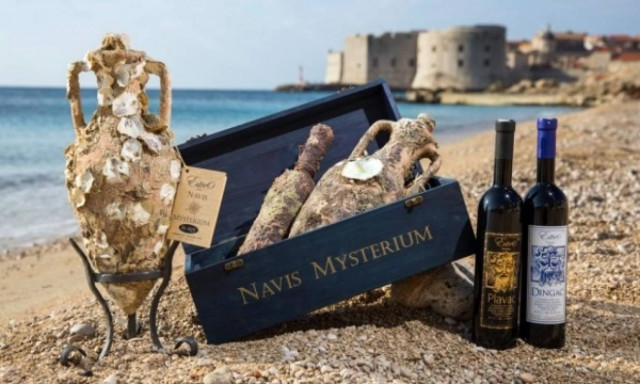 Απίστευτο: Παλαιώνουν κρασί... υποβρυχίως!