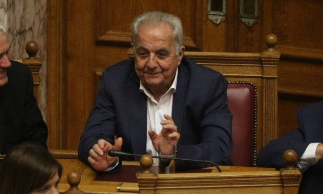Φλαμπουράρης: Η κυβέρνηση βρίσκεται ανάμεσα στη σύγκρουση Σόιμπλε-ΔΝΤ