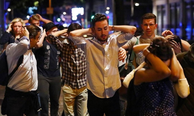 Διπλή τρομοκρατική επιθέση Λονδίνο: Έξι νεκροί και δεκάδες τραυματίες (Pics+Vids)