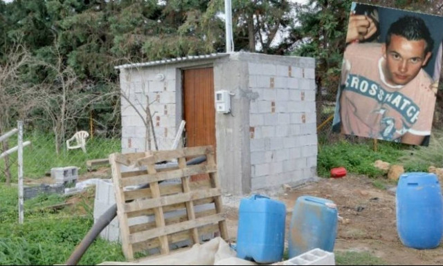 Η τελευταία πράξη της τραγωδίας - Κηδεύεται ο Στίβεν Κουκ