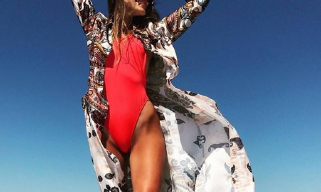 Η «καυτή» συνεργάτιδα της Μενεγάκη ξεσηκώνει τον Πόρο