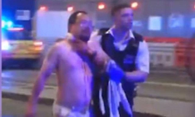 Επίθεση Λονδίνο: Βίντεο από τις πρώτες στιγμές μετά το μακελειό (ΠΡΟΣΟΧΗ! ΣΚΛΗΡΕΣ ΕΙΚΟΝΕΣ)