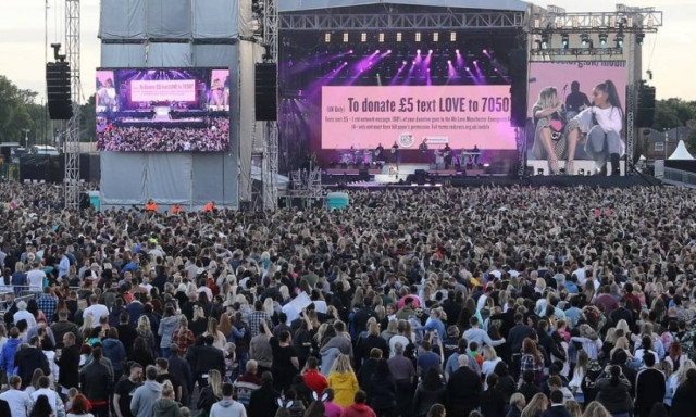 Μάντσεστερ: Μεγαλειώδης συναυλία στη μνήμη των θυμάτων της τρομοκρατίας - «Μη φοβάστε!»