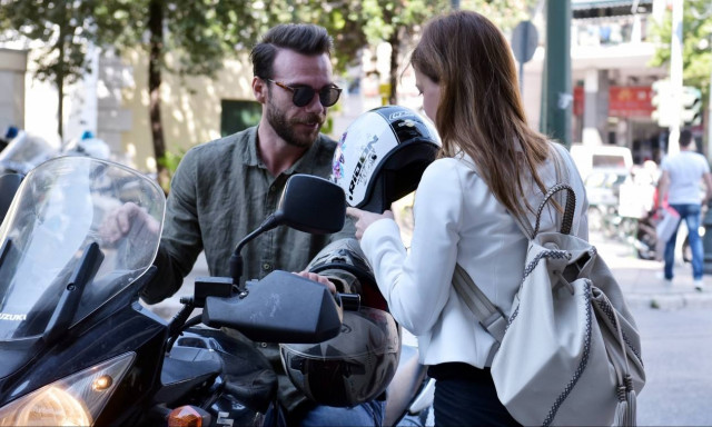 Έφη Αχτσιόγλου: Ποιος είναι ο γοητευτικός άνδρας δίπλα της