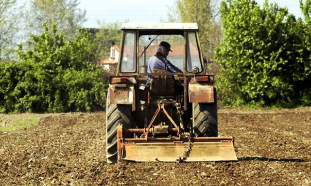 Ασφαλιστικές εισφορές: Πώς υπολογίζονται για τους αγρότες
