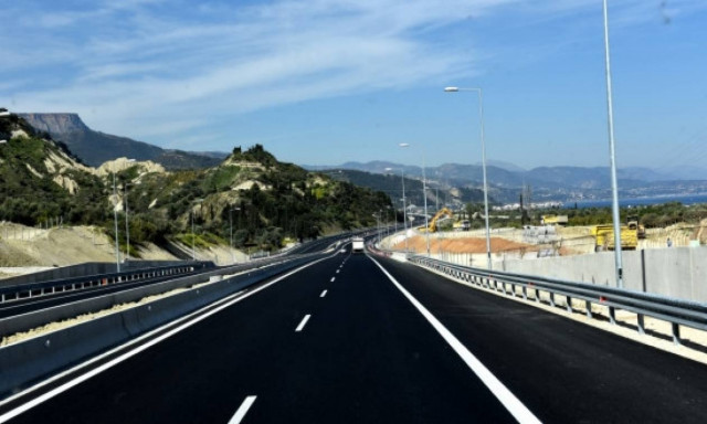 Τρόμος για ζευγάρι στην Εθνική Οδό Αθηνών - Πατρών