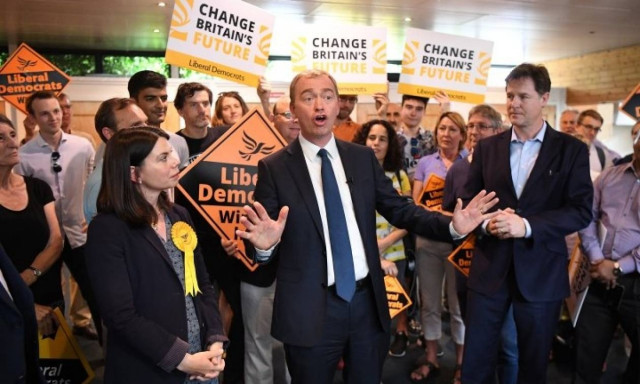Εκλογές Βρετανία: «Ούτε σύμφωνα, ούτε συνασπισμός» δηλώνουν οι Φιλελεύθεροι Δημοκράτες
