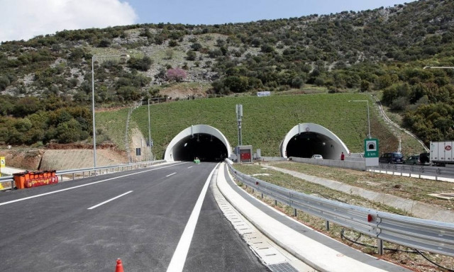 Λάρισα: Διακόπτεται πάλι η κυκλοφορία στις σήραγγες των Τεμπών