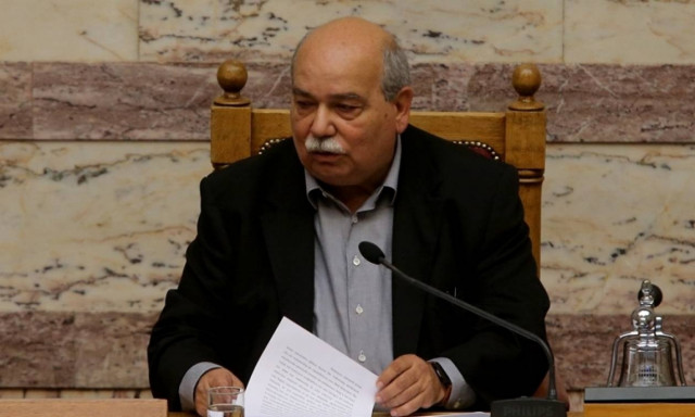 ΑΣΕΠ: Παραδόθηκε στον Νίκο Βούτση η ετήσια έκθεση για το 2016