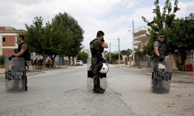 Θάνατος μαθητή στο Μενίδι: Μεγάλη επιχείρηση της ΕΛ.ΑΣ με 250 αστυνομικούς σε οικισμό Ρομά