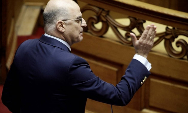 Δένδιας: Η κυβέρνηση λειτουργεί σε συνθήκες πλήρης υποτέλειας