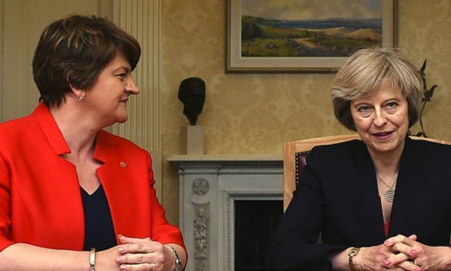 Βρετανία: Συνεχίζονται στο «παρά πέντε» οι συνομιλίες της Μέι με το DUP για το σχηματισμό κυβέρνησης