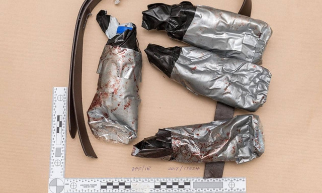 Φωτογραφίες-Σοκ: Oι ματωμένες ζώνες αυτοκτονίας και τα μαχαίρια των τζιχαντιστών του Λονδίνου