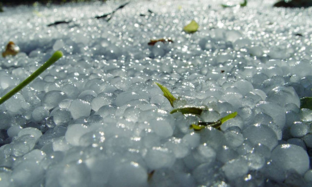 Κέρκυρα: Έπεσε χαλάζι σε μέγεθος ρεβιθιού!
