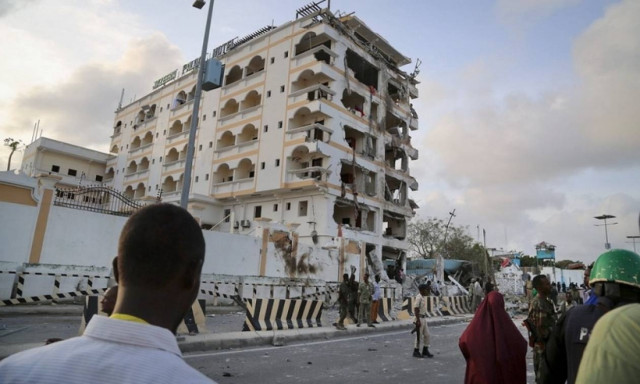 Σομαλία: Επίθεση της αλ Σεμπάμπ σε ξενοδοχείο του Μογκαντίσου με νεκρούς και ομήρους