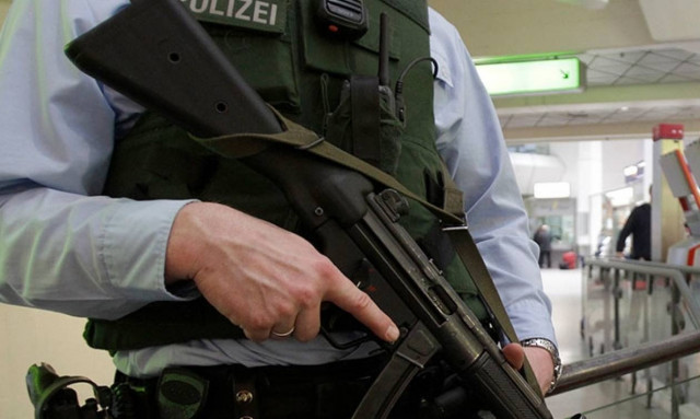 Λήξη συναγερμού στο Βερολίνο: Δεν φαντάζεστε τι περιείχε η «ύποπτη» βαλίτσα!