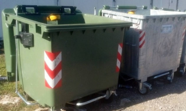 Viral: Κλάμα στην Κυψέλη - Δείτε πώς βγήκε από το σπίτι για να πετάξει τα σκουπίδια