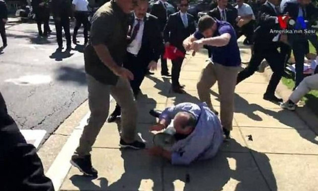 ΗΠΑ: Εντάλματα σύλληψης για 12 σωματοφύλακες του Ερντογάν