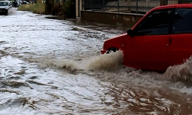 Καιρός: Η καταιγίδα «σάρωσε» τη Λιβαδειά - Καταστροφές σε αγροτικές καλλιέργειες (pics&vids)