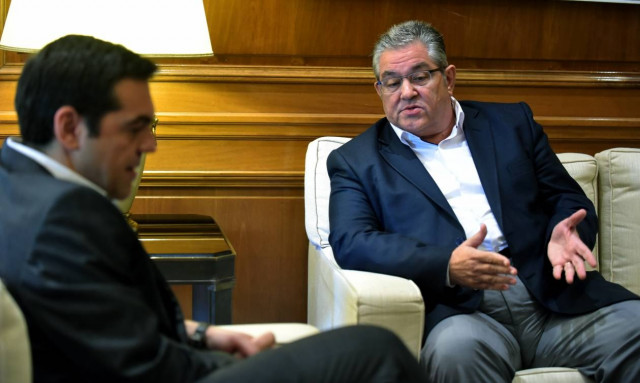 Στο Μαξίμου ο Δημήτρης Κουτσούμπας - Συναντάται με τον Τσίπρα (pics)