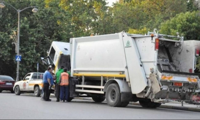 Ηράκλειο: Απεργία και κατάληψη στο αμαξοστάσιο αποφάσισαν οι συμβασιούχοι