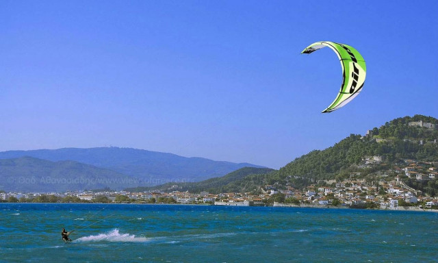 Νάξος: Στην εντατική η 29χρονη που τραυματίστηκε σοβαρά ενώ έκανε kitesurf