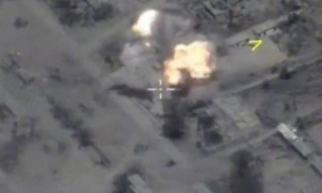 Συγκλονιστικό βίντεο: Βρήκαν ζωντανό μωρό θαμμένο στα ερείπια στη Μοσούλη