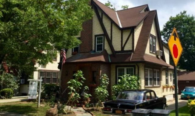 «Μυστηριώδης» επενδυτής νοικιάζει το σπίτι όπου γεννήθηκε ο Τραμπ