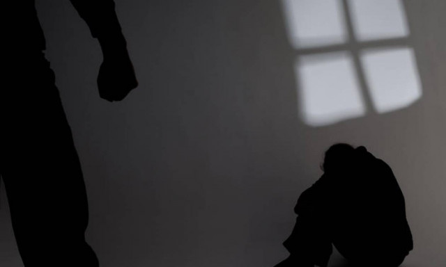 Σοκάρει φοιτήτρια του Πανεπιστημίου Αιγαίου: «Με βίασε ο σεκιουριτάς μέσα στην εστία»